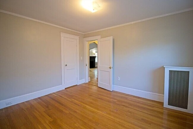 Building Photo - 33 Estabrook Rd