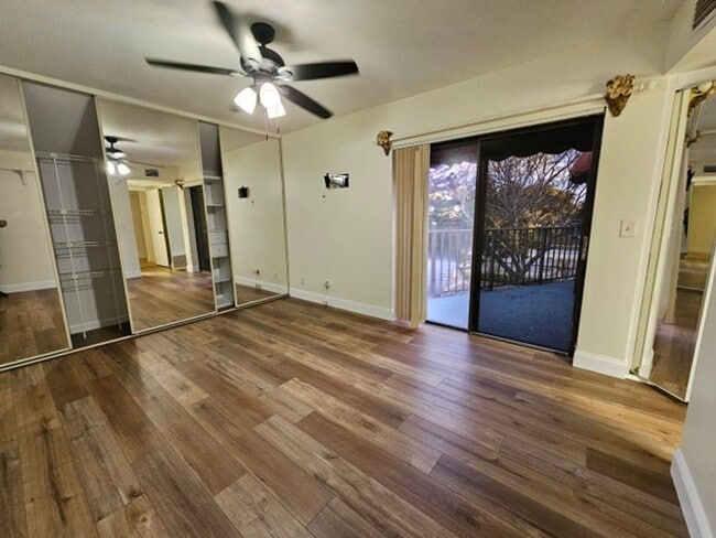 Building Photo - 6163 Seven Springs Blvd