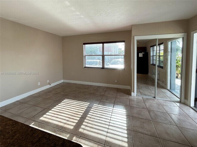 Building Photo - 715 NE 6th St