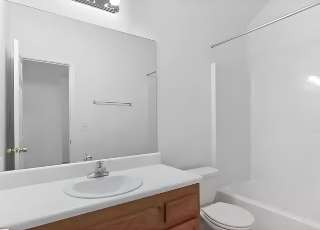 Building Photo - Westside central located comfortable & spa...