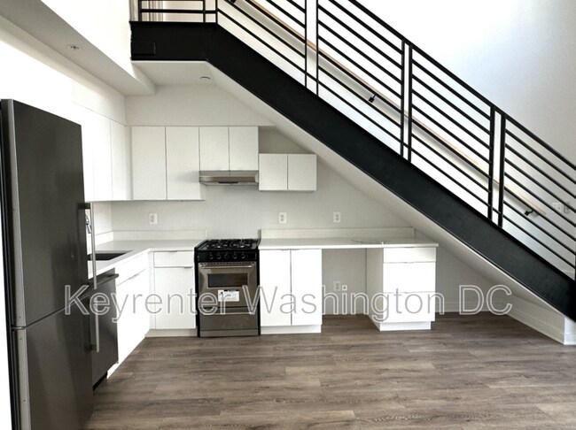Building Photo - 1460 Belmont St NW