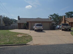 Building Photo - 312 Tamara Dr