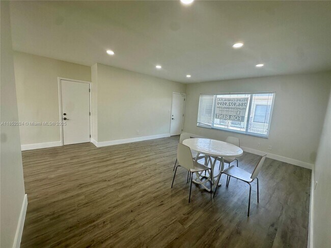 Building Photo - 8125 Hawthorne Ave