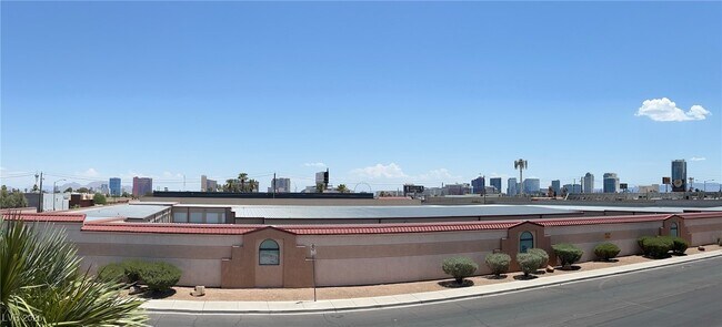 Building Photo - 5061 W Pioneer Ave