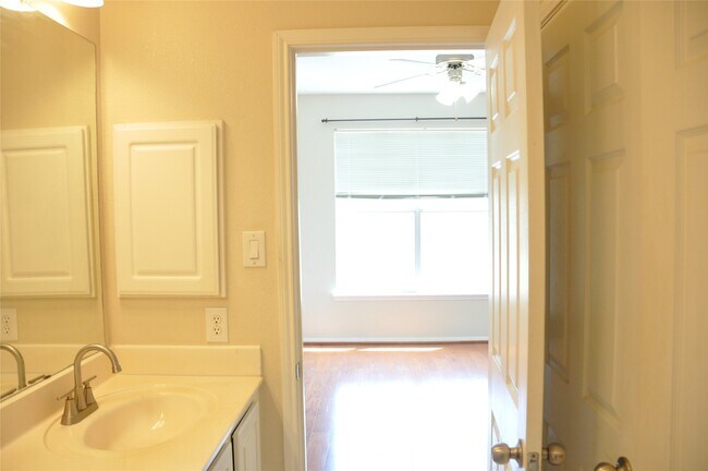 Building Photo - 12707 Boheme Dr