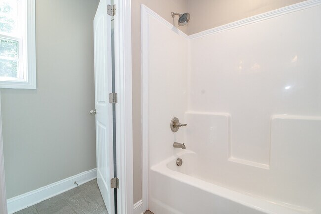 Building Photo - 209 Azalea Dr