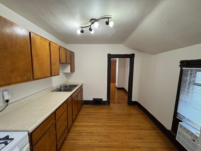 Building Photo - 1526 S 23rd St