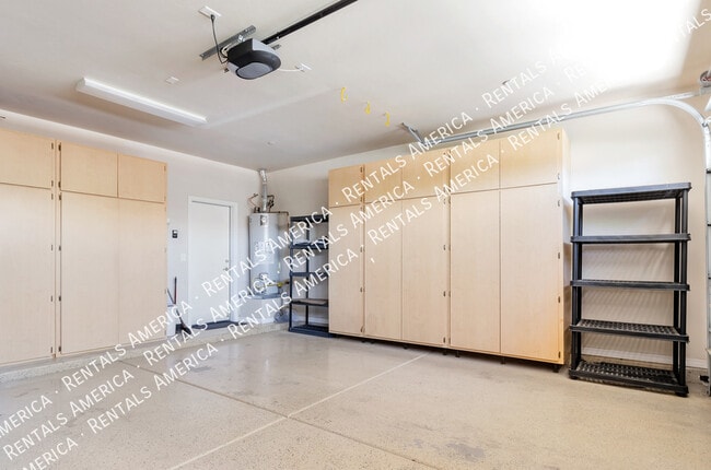 Building Photo - 15549 S Via Puente Azul