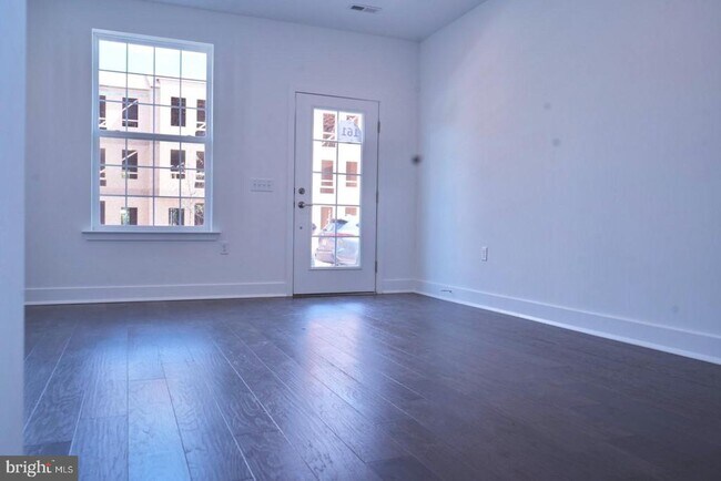 Building Photo - 105 Stoutsburg Blvd