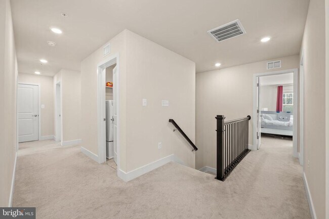 Building Photo - 1281 Backbone Wy