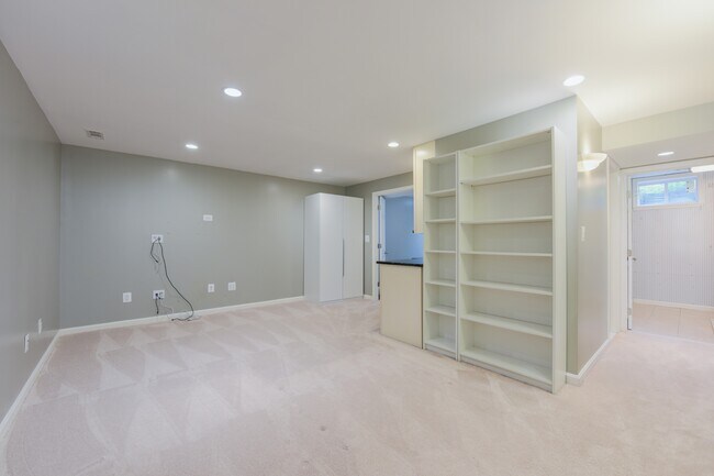 Building Photo - 2901 Marsala Ct