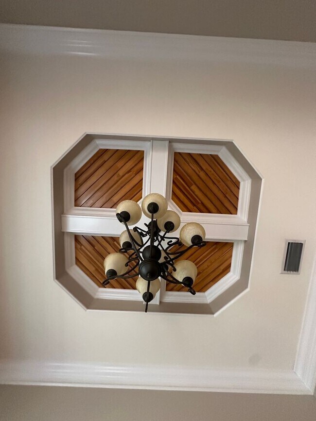 Building Photo - Shell Landing East!!! FRESH PAINT!!! NEW FLOORING!!!