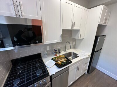 Building Photo - 51 Park Dr