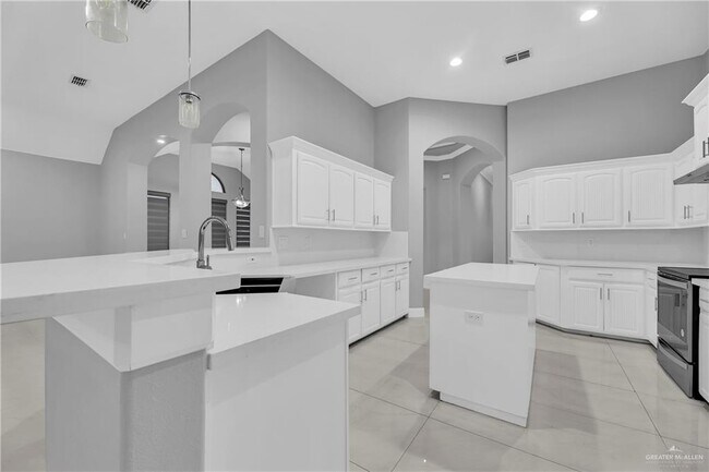 Building Photo - 24 N 24th St