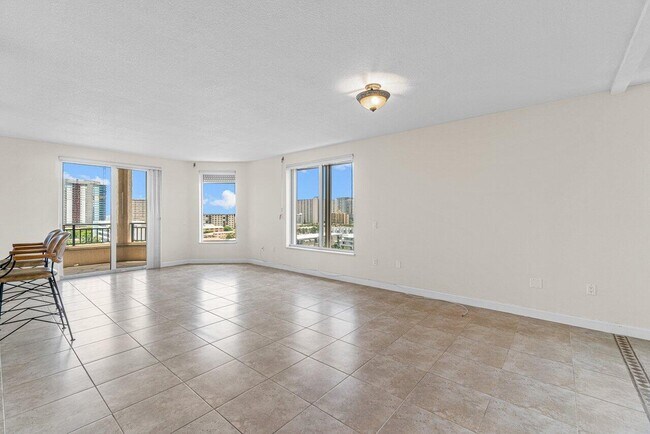 Building Photo - 2880 NE 14th Street Causeway