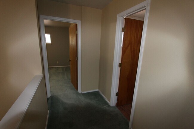 Building Photo - MOVE IN READY! Charming 2-Bedroom Townhome...