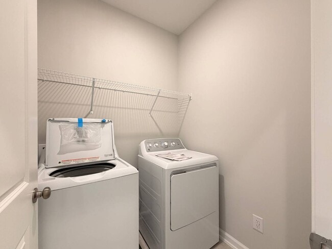 Building Photo - 2459 Englemann Dr