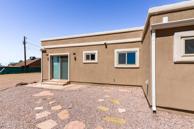 Building Photo - 655 N Merrill Rd
