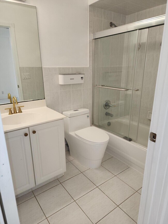 Building Photo - 5524 Boynton Gardens Dr