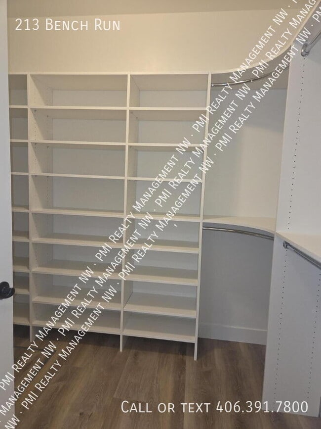 Building Photo - 213 Bench Run