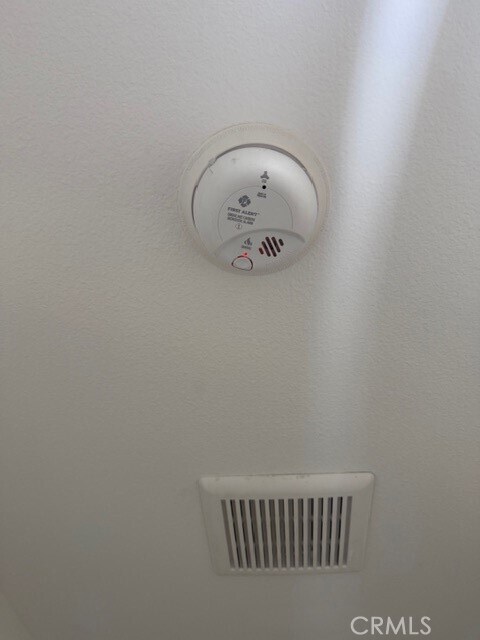 Building Photo - 5875 Towne Ave