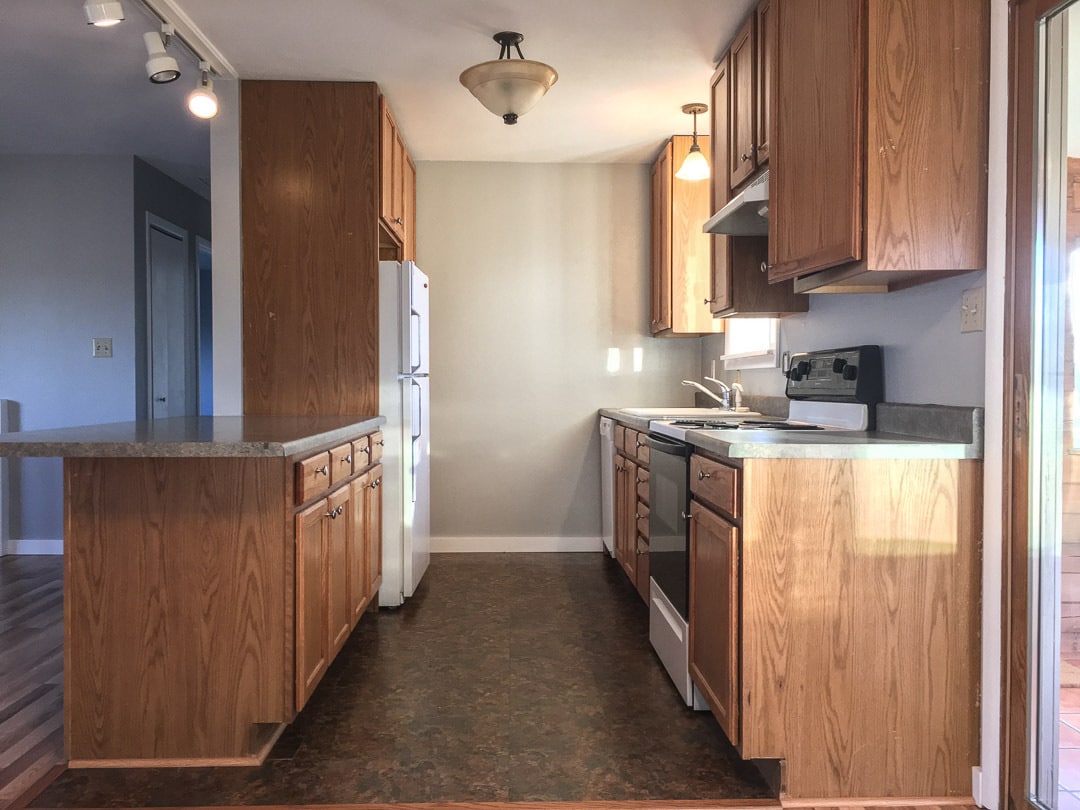 Kitchen - 901 Montana St