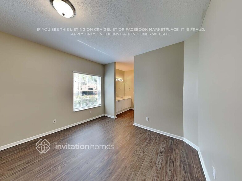 Building Photo - 10777 Pelican Dr