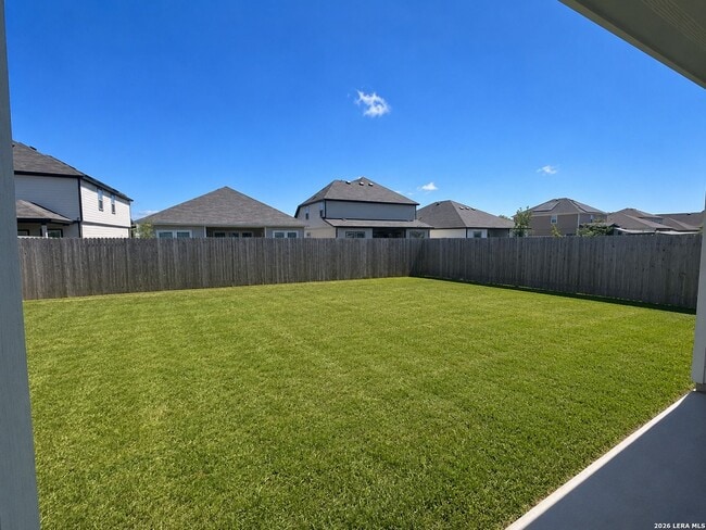 Building Photo - Newer Beautiful Home featuring 3-bedroom 2 Bath Plus office