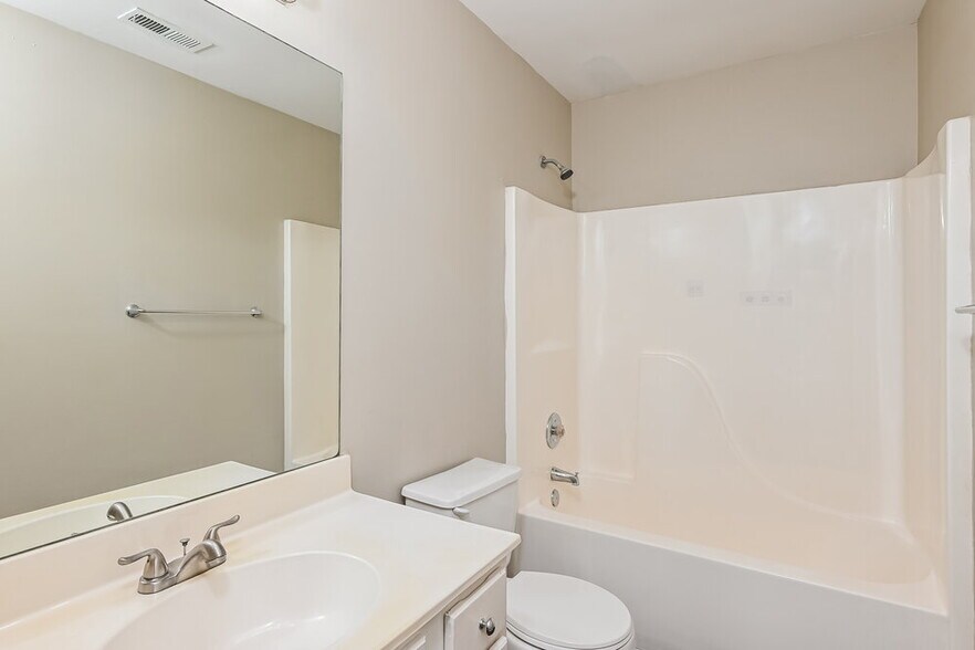 Building Photo - 854 Langley View Ct