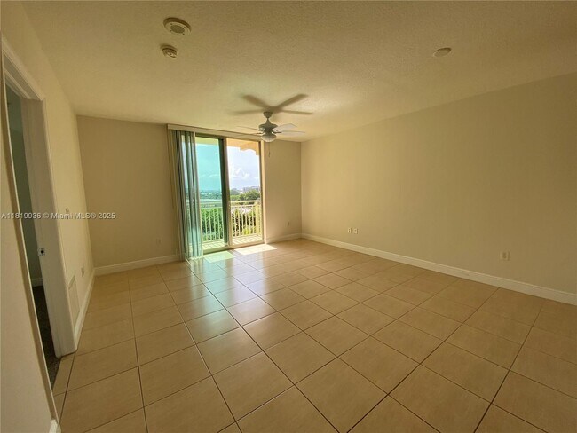 Building Photo - 610 Clematis St