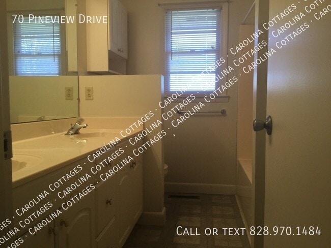 Building Photo - 70 Pine View Dr