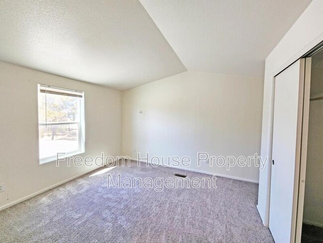 Building Photo - 1550 West Irons Street