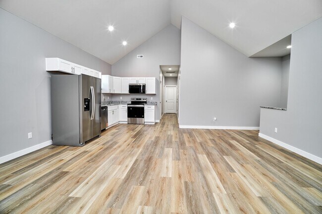 Building Photo - 415 Dequincy St