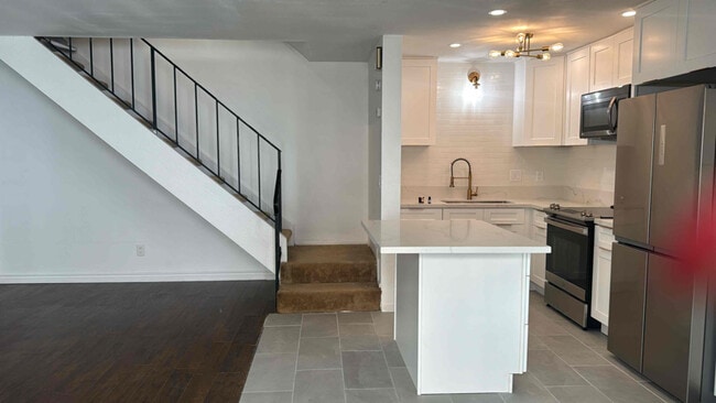 Building Photo - 6728 Omega Dr