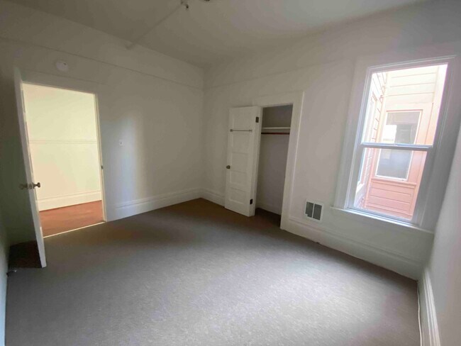 Bed Room - 1565 Pacific Ave