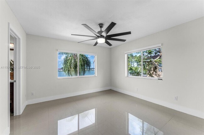 Building Photo - 17542 SW 139th Ct