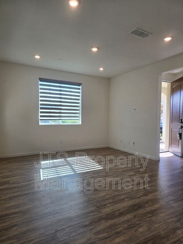 Building Photo - 3217 Sunny Gate Ln