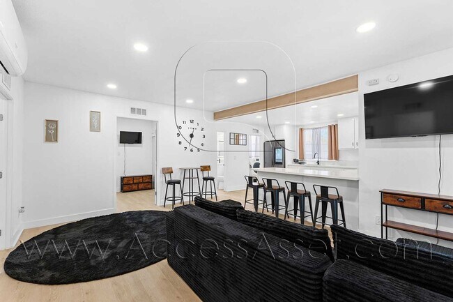 Building Photo - 434 Highland Ave