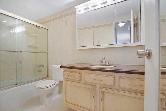 Building Photo - 4250 Galt Ocean Dr