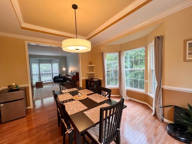 Building Photo - 5920 Nicolet Ct