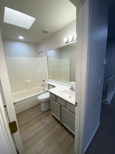 Building Photo - 8370 W Melinda Ln