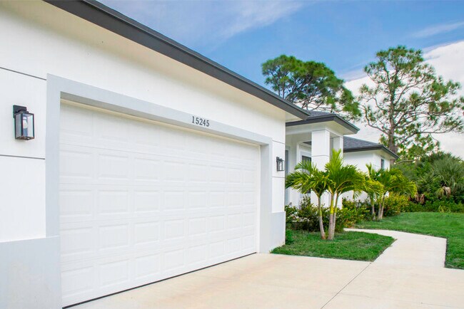 Building Photo - 15245 Brainbridge Cir