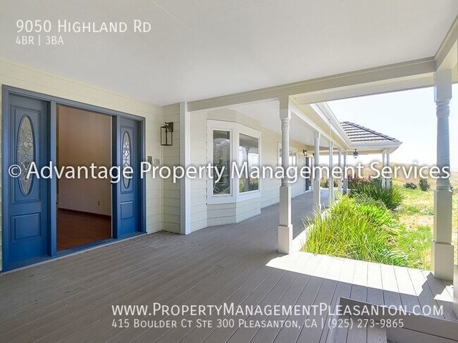 Building Photo - Unique 4 Bed / 3 Bath 3,484 Sq Ft Home off...