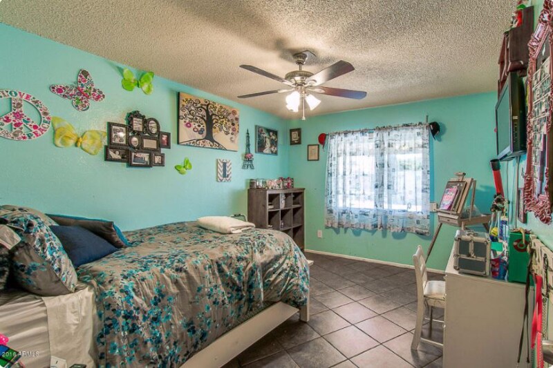 Building Photo - 6413 W Glenrosa Ave