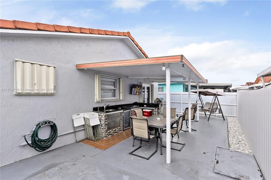 Building Photo - 2485 W 71st Pl