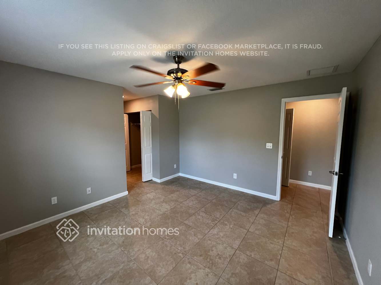 Building Photo - 371 SW Aero Cir