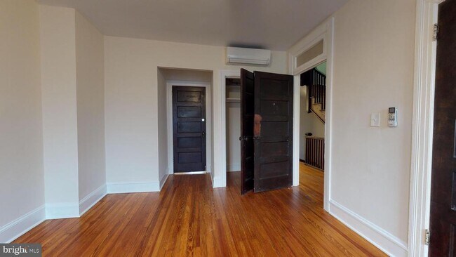 Building Photo - 728 Rock Creek Church Rd NW