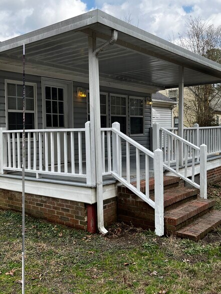 Building Photo - 308 Rose Dr