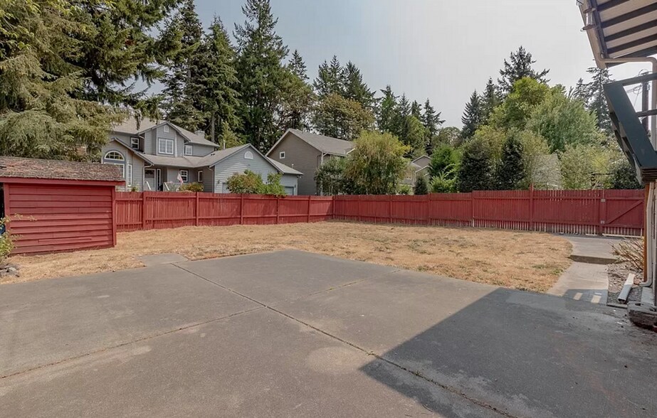 Building Photo - 11616 23rd Ave SW