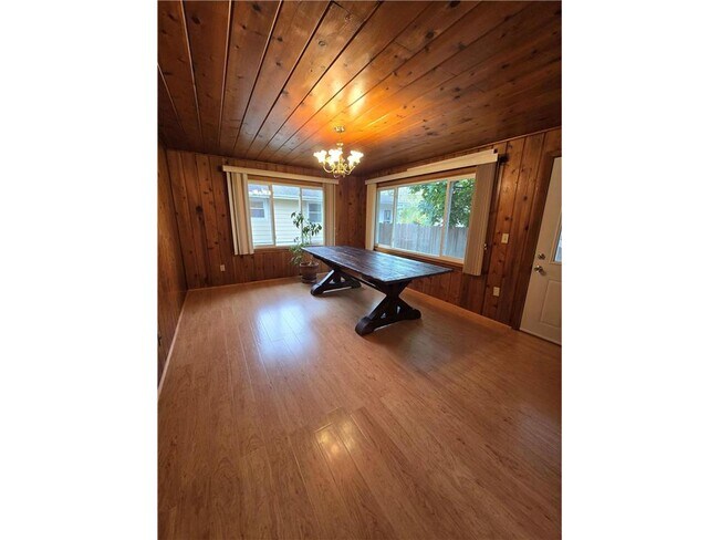 Building Photo - 3209 Welcome Ave N